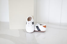 Load image into Gallery viewer, Gift new parents a beautiful memory with this set: Promptly journal, Little Love Bug Co. leather shoes (your color choice), and Newcastle Classic teether.