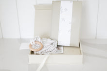 Load image into Gallery viewer, New baby gift boxes for mothers